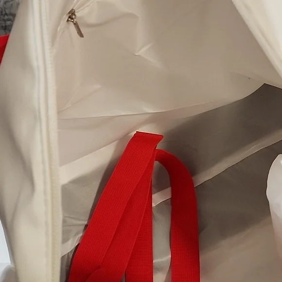 NIP Hello Kitty Travel Bag - Picture 4 of 4